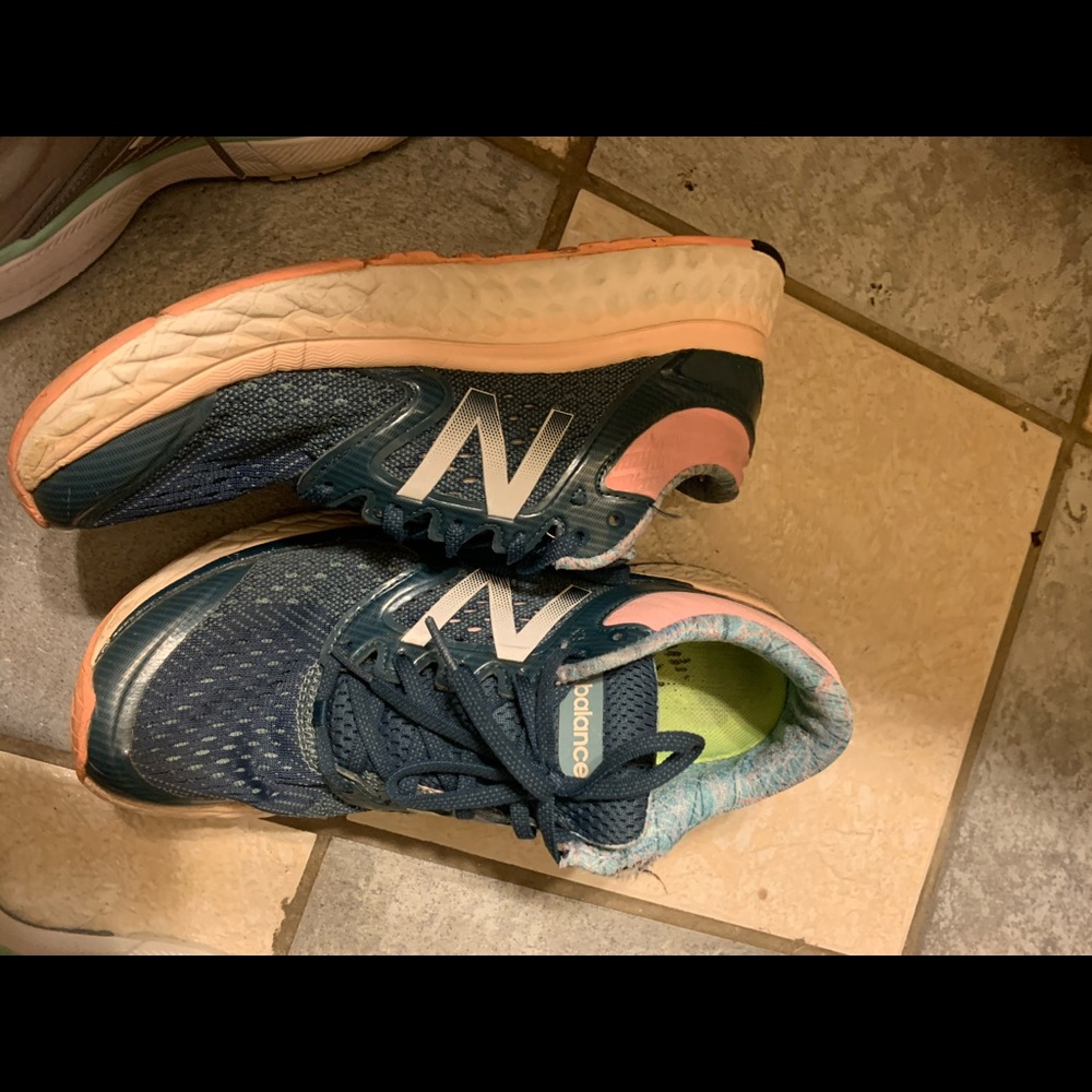 New Balance 1080 - Picture 2 of 4